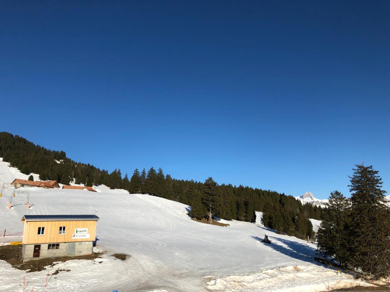 Hôtel Berghaus Malbun à Buchs Extérieur photo